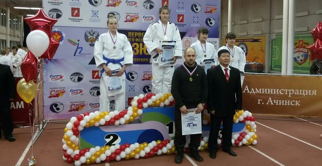 Томички завоевали два "золота" на Первенстве СФО по дзюдо в Ачинске