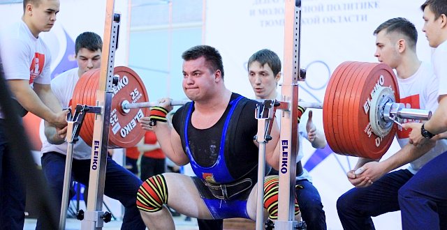 Усов Сергей завоевал серебряную медаль на Чемпионате России по пауэрлифтингу (троеборью) в Тюмени